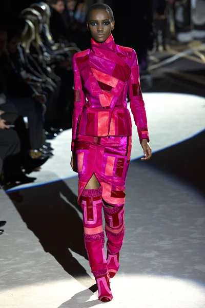 Look 14